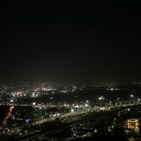 Countryside Luxury Suites - Supernova Noida New Delhi Eksteriør billede