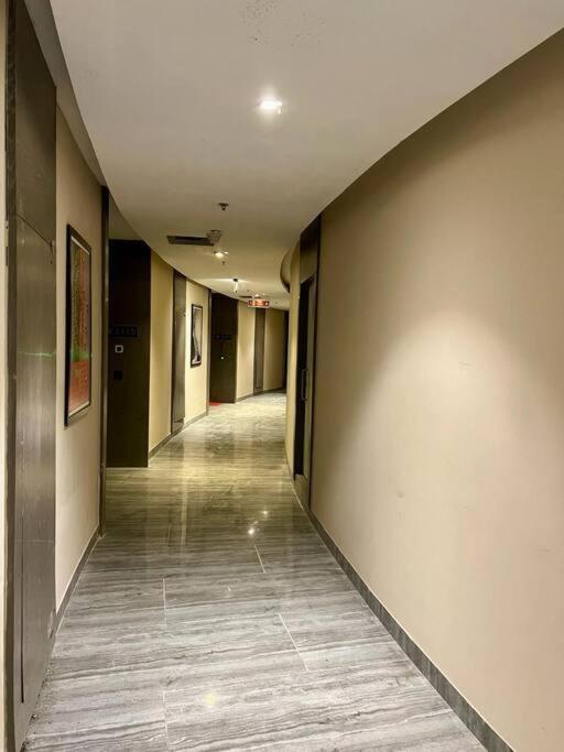 Countryside Luxury Suites - Supernova Noida New Delhi Eksteriør billede