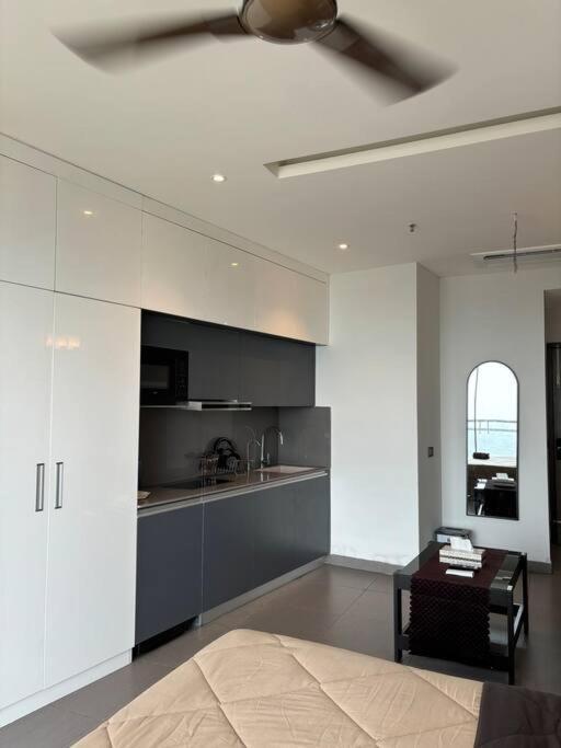 Countryside Luxury Suites - Supernova Noida New Delhi Eksteriør billede