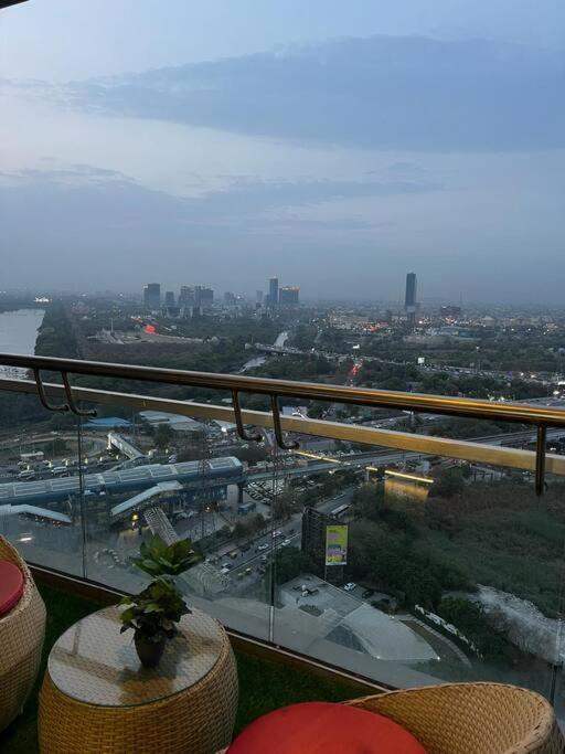 Countryside Luxury Suites - Supernova Noida New Delhi Eksteriør billede