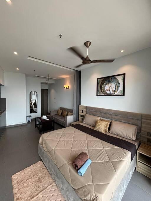Countryside Luxury Suites - Supernova Noida New Delhi Eksteriør billede