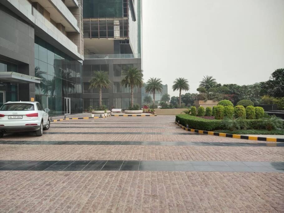 Countryside Luxury Suites - Supernova Noida New Delhi Eksteriør billede
